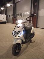 Piaggio Zip 4T Scooter Glans Zilver FULL OPTION (A-KLASSE), Fietsen en Brommers, Ophalen of Verzenden, Zo goed als nieuw