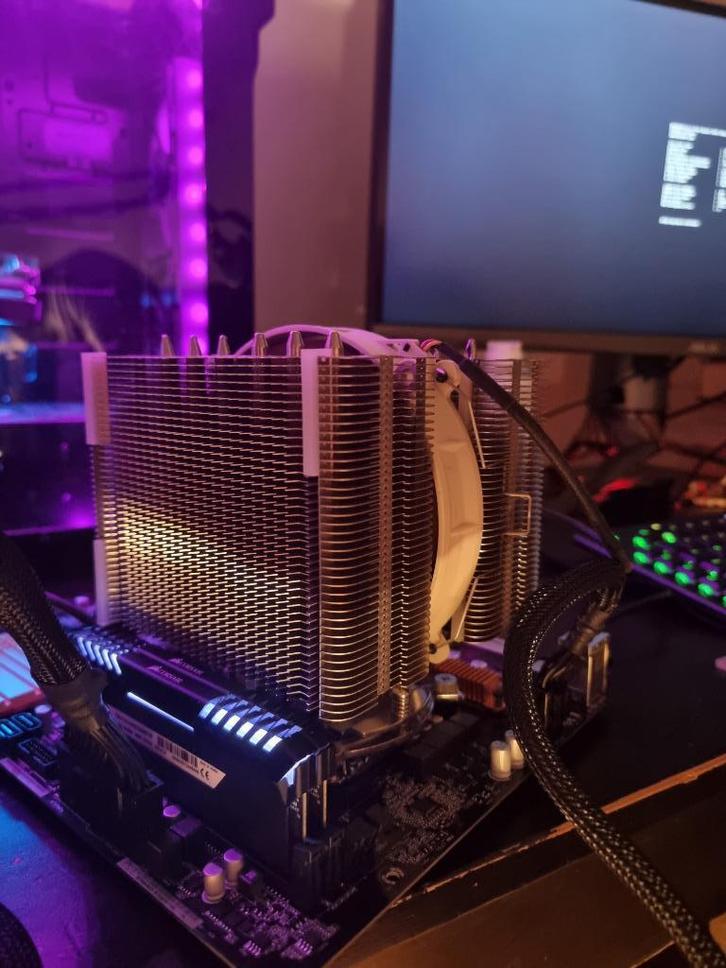 Noctua NH-D14 Topkoeler - met Montagekits (Intel & AMD), Computers en Software, Computerkoelers, Gebruikt, Luchtkoeling, Ophalen of Verzenden