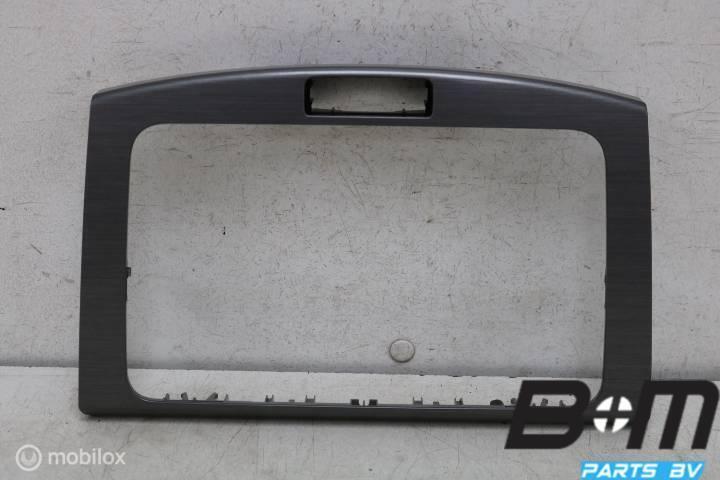 Omranding radio VW Passat B7 3AA858069D PV2, Auto diversen, Autoradio's, Gebruikt