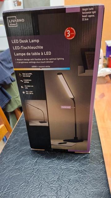 Ledbureaulamp-dimbaar-nieuw en ideaal voor kot beschikbaar voor biedingen