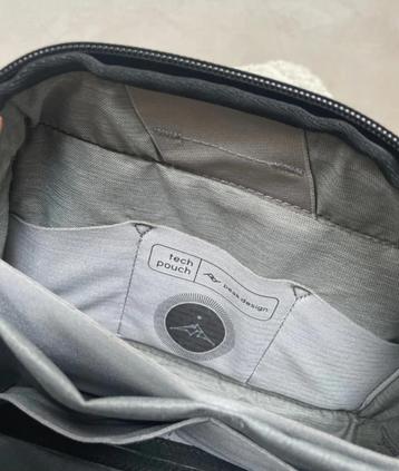Peak Design Tech Pouch in uitstekende staat beschikbaar voor biedingen