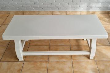 Mooie geverfde houten salontafel