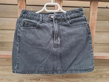 Nieuwe korte jeansrok, Bershka, maat S beschikbaar voor biedingen