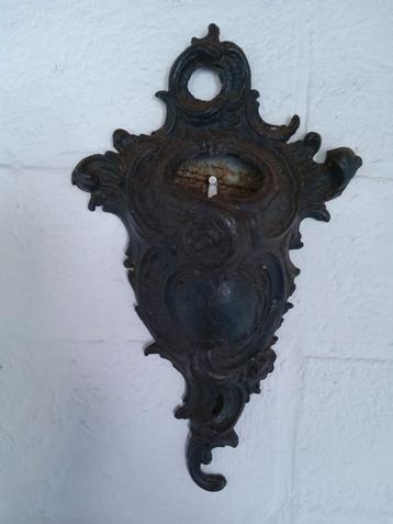 GIETIJZEREN WANDGARNITUUR  beschikbaar voor biedingen