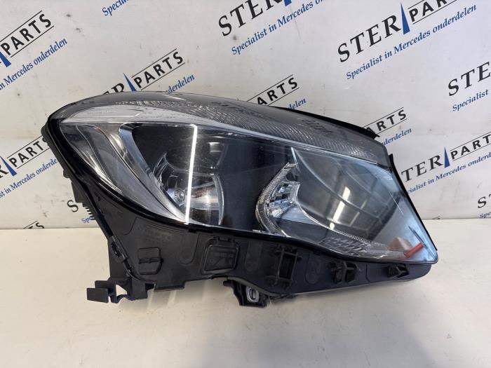 Koplamp rechts van een Mercedes GLA, Auto-onderdelen, Verlichting, Mercedes-Benz, Gebruikt, 3 maanden garantie, Ophalen of Verzenden