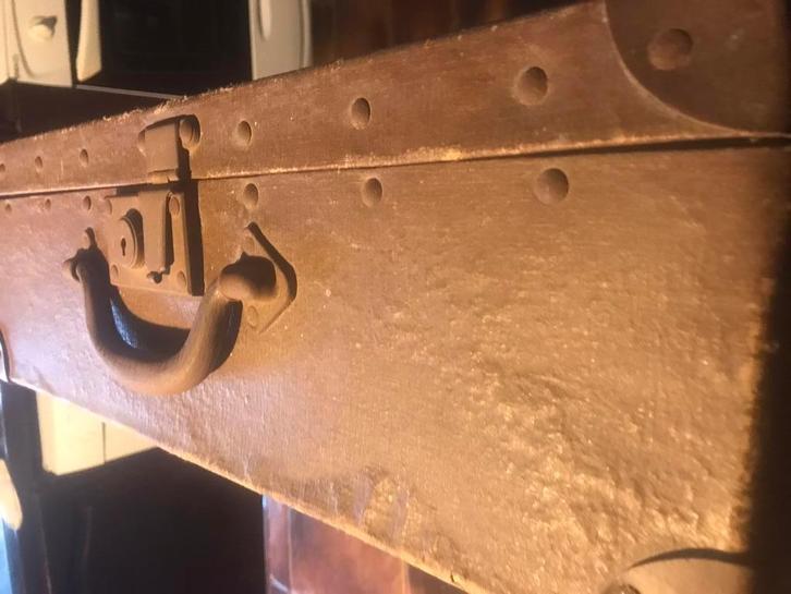 Valise ancienne vintage, Antiquités & Art, Antiquités | Meubles | Armoires, Enlèvement ou Envoi