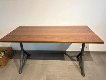 Bureau IDASEN Ikea beschikbaar voor biedingen