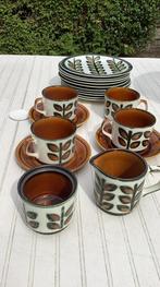 Servies - 10 borden - 4 tassen - suikerpotje, Antiek en Kunst, Ophalen