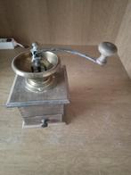 Antieke koffiemolen, Ophalen