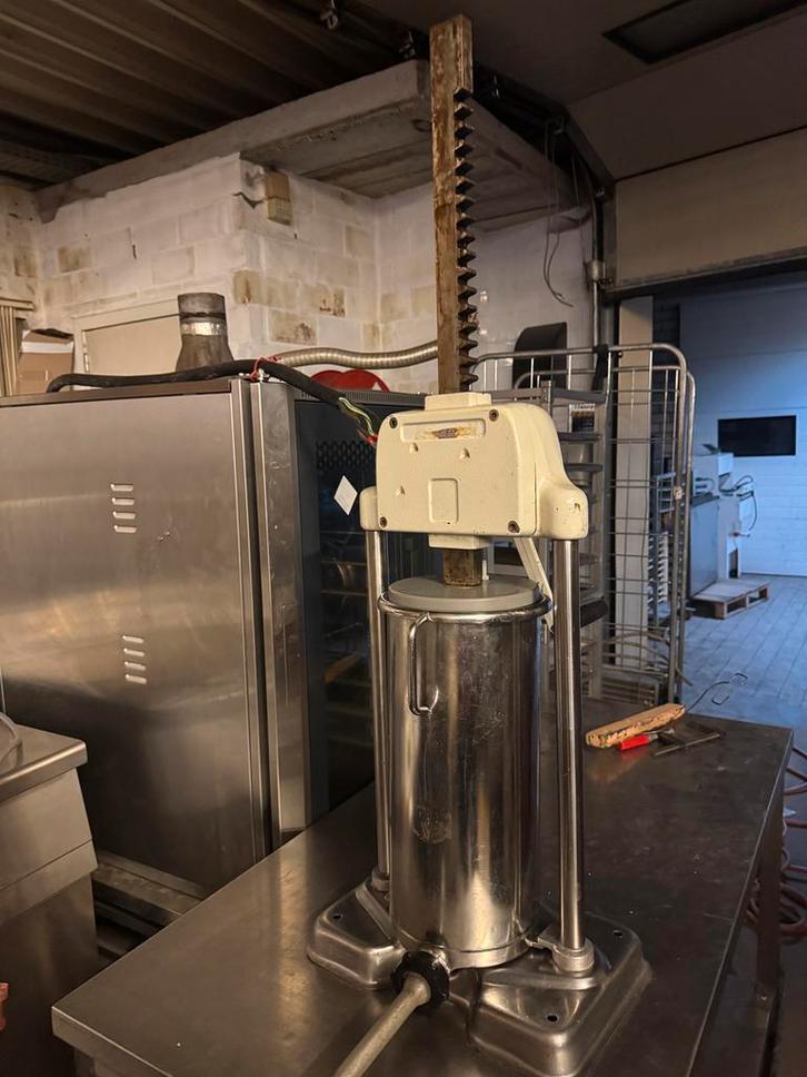 HANDMATIGE WORSTENVULLER (RVS), Huis en Inrichting, Keuken | Complete keukens, Zo goed als nieuw, Ophalen of Verzenden