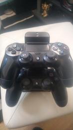 2 PS4-controllers + laadstation, Ophalen of Verzenden, Zo goed als nieuw, Controller, PlayStation 4