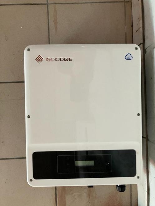 Omvormer GoodWe GW5000D-NS 5kW, Doe-het-zelf en Bouw, Zonnepanelen en Toebehoren, Zo goed als nieuw, Overige typen, 200 wattpiek of meer