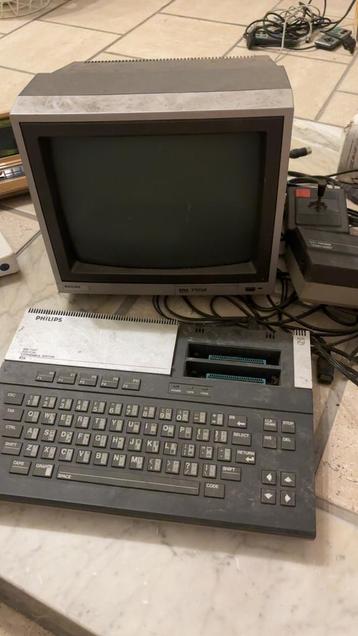 Console vintage beschikbaar voor biedingen