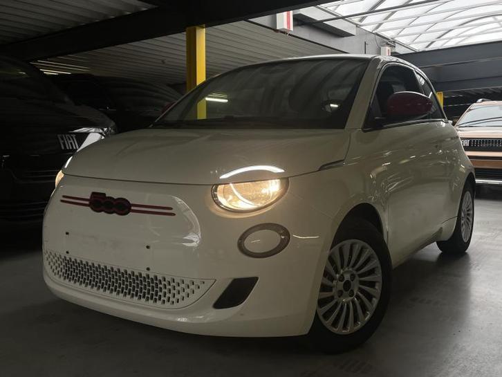 Fiat 500e RED, Auto's, Fiat, 500E, Adaptive Cruise Control, Airbags, Alarm, Bluetooth, Boordcomputer, Centrale vergrendeling, Climate control