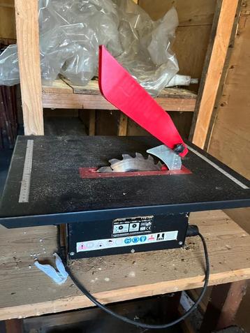 Zaagmachine te koop beschikbaar voor biedingen