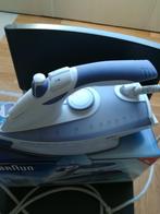 stoomstrijkijzer merk Braun, Elektronische apparatuur, Strijkijzers en Strijkplanken, Ophalen, Zo goed als nieuw, Strijkijzer met snoer