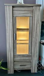 Vitrinekast met LED verlichting (Nieuwstaat) !, Huis en Inrichting, Kasten | Vitrinekasten, Ophalen, Zo goed als nieuw