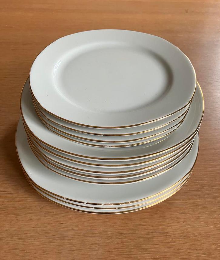 Set van eet, soep en dessert borden., Antiek en Kunst, Antiek | Servies compleet, Ophalen