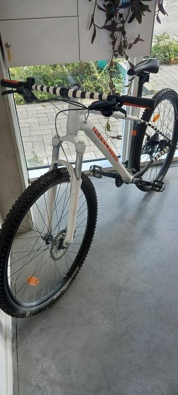 Fiets (merk Kross) te koop beschikbaar voor biedingen