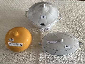 3 + 1 schalen met deksel aan 5 (3) euro per schaal beschikbaar voor biedingen