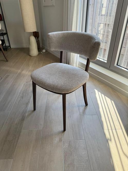 4 x Eetkamerstoel in donkerbruin eikenhout te koop, Huis en Inrichting, Stoelen, Zo goed als nieuw, Vier, Hout, Stof, Bruin, Ophalen