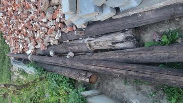 Poteaux en bois et déchets de bois gratuits, Enlèvement, Utilisé, Poteaux