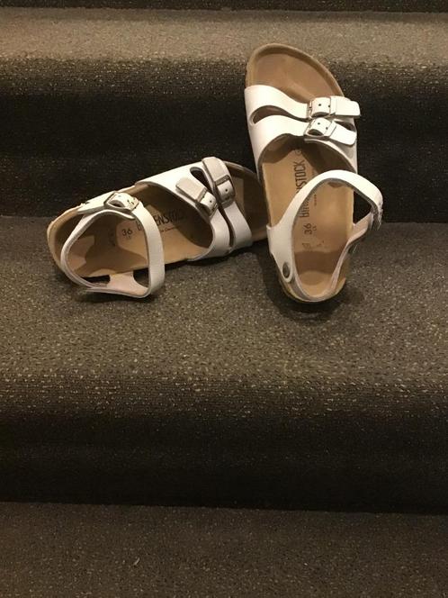 Gratis verzenden Birkenstock leren witte sandalen mt 36, Kleding | Dames, Schoenen, Zo goed als nieuw, Sandalen of Muiltjes, Overige kleuren