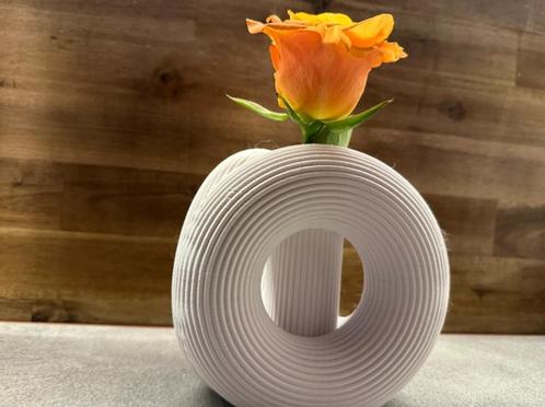 Unieke vaas - 3D-Geprint, Huis en Inrichting, Woonaccessoires | Vazen, Nieuw, Wit, 50 tot 75 cm, Kunststof, Ophalen of Verzenden