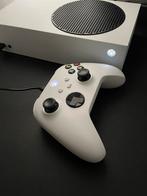 Xbox series S avec 2 manettes, Consoles de jeu & Jeux vidéo, Consoles de jeu | Xbox Series X & S, Comme neuf