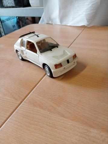 Peugeot 205 rally 1/24 beschikbaar voor biedingen