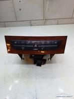 Mercedes E Klasse S211 CD wisselaar bedieningspaneel hout in, Mercedes-Benz AG, Mercedes-Benz, Utilisé, Mercedesstrasse 120
70372  Stuttgart, DE