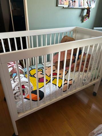 Babybedje op wieltjes, Kinderen en Baby's, Babywiegjes en Ledikanten, Ophalen, Zo goed als nieuw