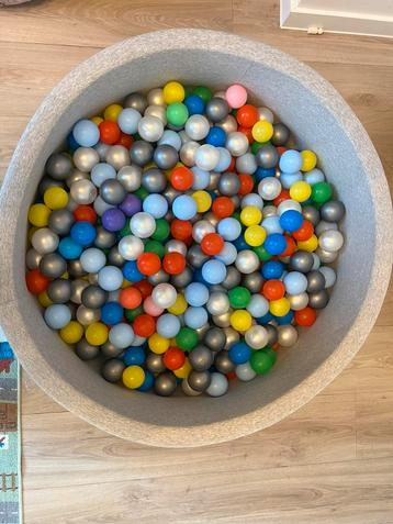 Ballenbad Misioo - rond 90X30 - lichtgrijs, incl 350 ballen beschikbaar voor biedingen