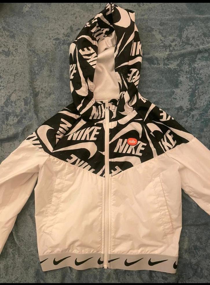 Veste nike, Enfants & Bébés, Vêtements enfant | Autre, Enlèvement