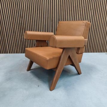 Cassina Capitol chair beschikbaar voor biedingen