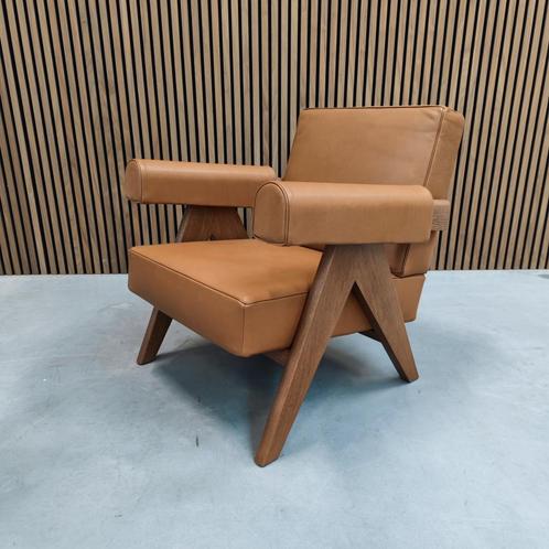 Cassina Capitol chair, Antiek en Kunst, Antiek | Meubels | Stoelen en Sofa's, Ophalen of Verzenden