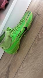 Nike voetbalschoenen maat 41, Sport en Fitness, Voetbal, Ophalen of Verzenden, Zo goed als nieuw, Schoenen