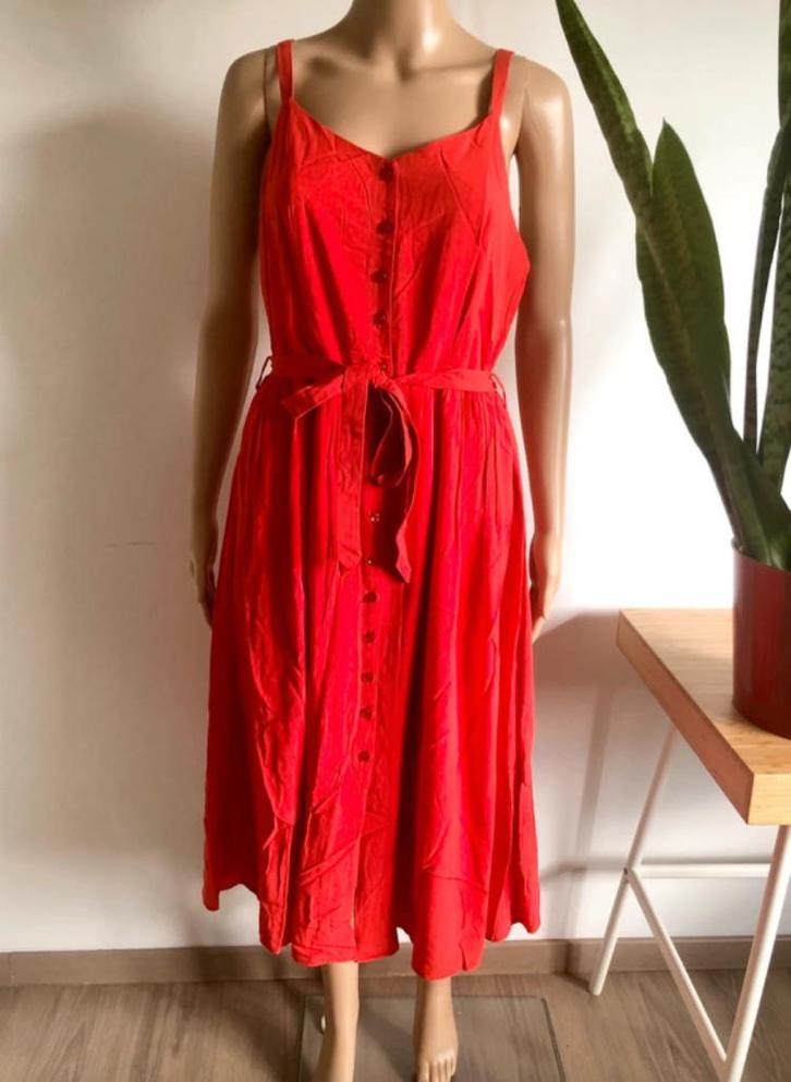 Beautiful red summer dress midi length (size S) NEW, Kleding | Dames, Jurken, Nieuw, Maat 38/40 (M), Rood, Onder de knie, Ophalen of Verzenden