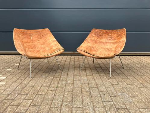 2x Artifort F156 (klein model) ter herstoffering, Huis en Inrichting, Zetels | Voetbanken en poefs, Ophalen of Verzenden