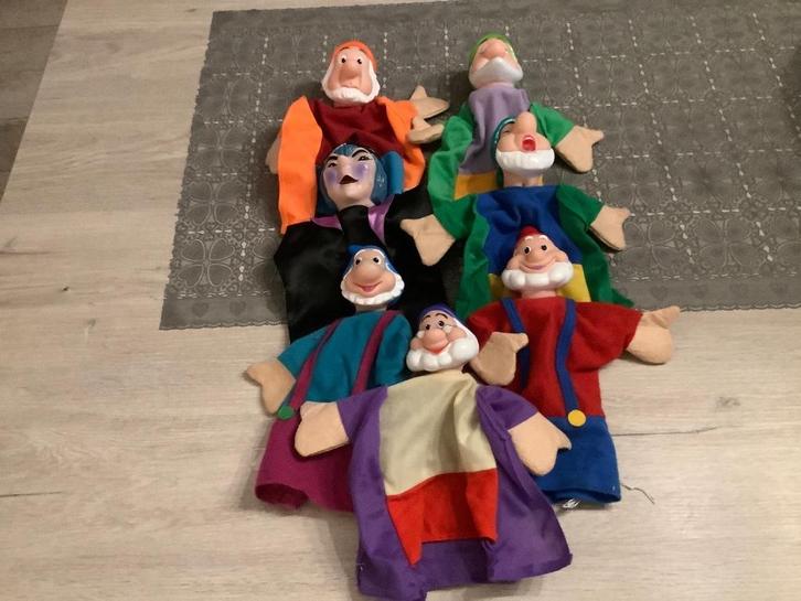 Disney Sneeuwwitje verschillende handpoppen (25 cm), Verzamelen, Disney, Zo goed als nieuw, Beeldje of Figuurtje, Sneeuwwitje of Doornroosje