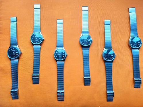 Splinternieuwe GRATIS uurwerken met metalen armband  ⌚, Handtassen en Accessoires, Horloges | Heren, Nieuw, Polshorloge, Staal