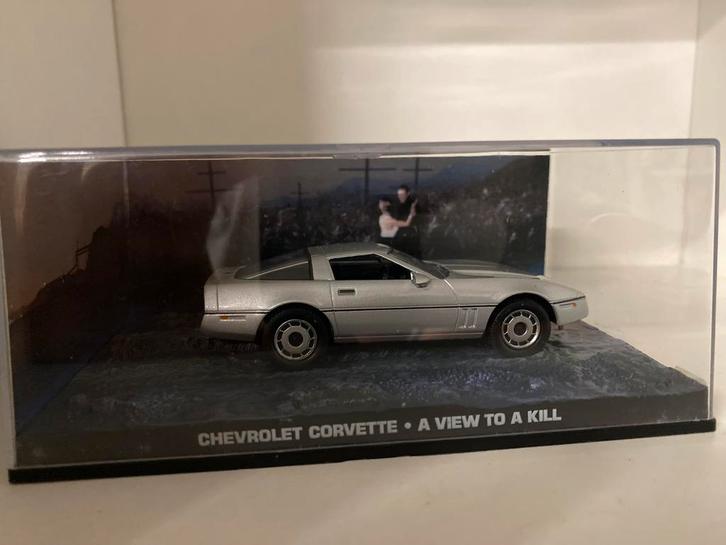 Chevrolet Corvette James Bond, Hobby en Vrije tijd, Modelauto's | 1:43, Auto, Universal Hobbies, Ophalen of Verzenden