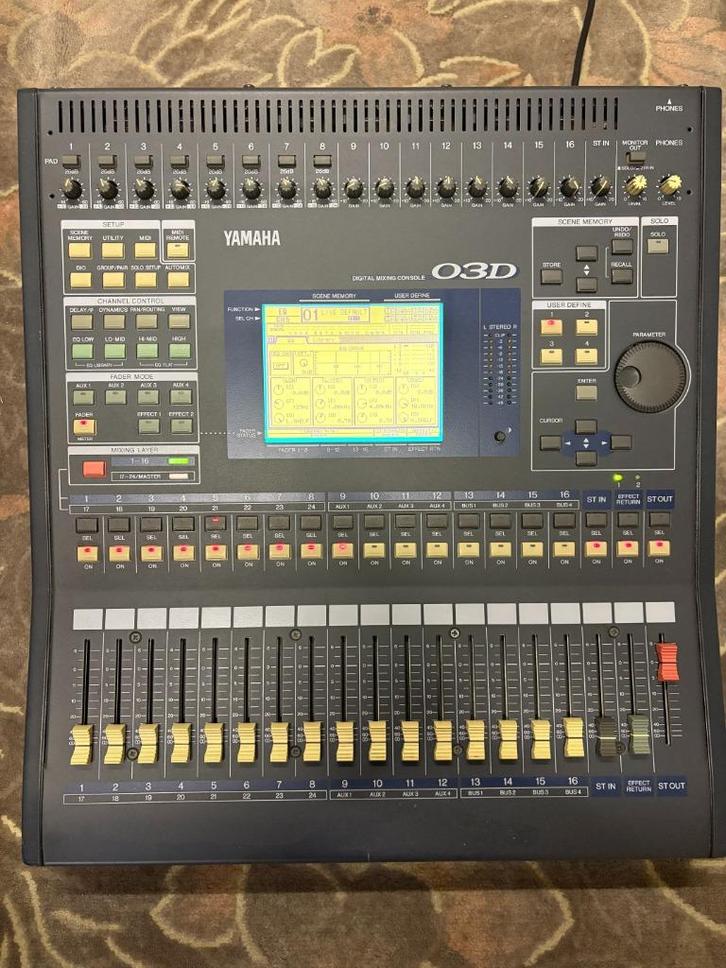 Yamaha O3D, Muziek en Instrumenten, Mengpanelen, Zo goed als nieuw, 20 kanalen of meer, Microfooningang, Ophalen