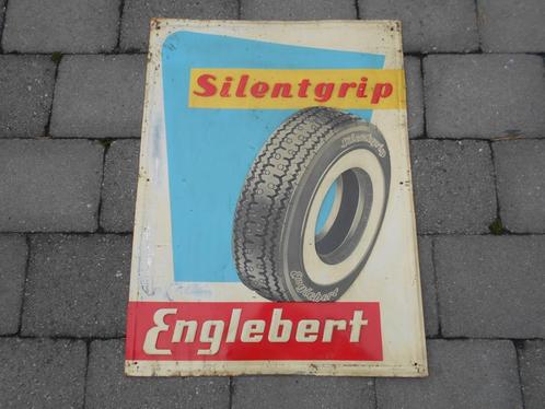 Assiette en fer blanc Englebert Silentgrip de 1956, Collections, Marques & Objets publicitaires, Utilisé, Panneau publicitaire