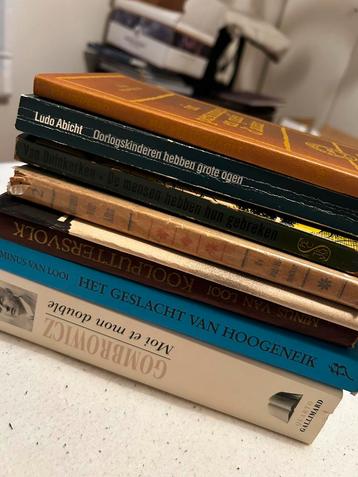Boeken allerlei uit te kiezen beschikbaar voor biedingen