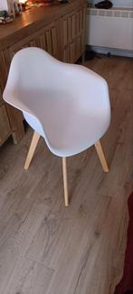 Gratis 4 kuipjes (1 heel, 3 voor herstel), Huis en Inrichting, Stoelen, Ophalen, Gebruikt