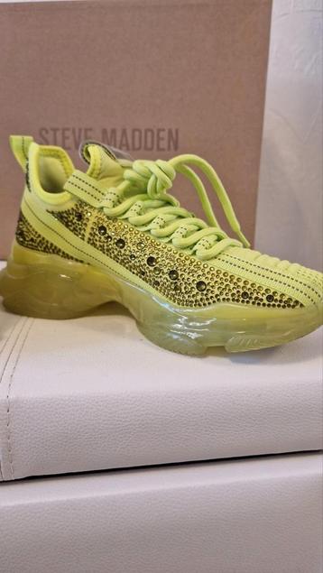 Steve Madden beschikbaar voor biedingen
