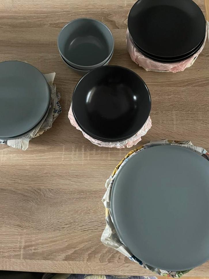 Grijs servies., Huis en Inrichting, Keuken | Servies, Zo goed als nieuw, Ophalen