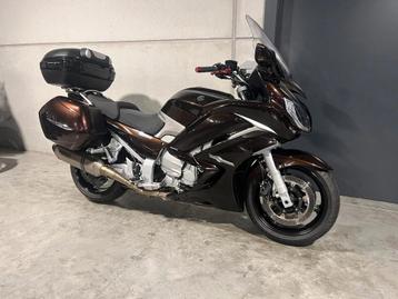 Yamaha FJR1300 leuke toermoto met topcase en Akrapovic uitla beschikbaar voor biedingen
