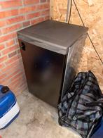 Koelkast new, Elektronische apparatuur, Koelkasten en IJskasten, Ophalen, Zo goed als nieuw, Met vriesvak